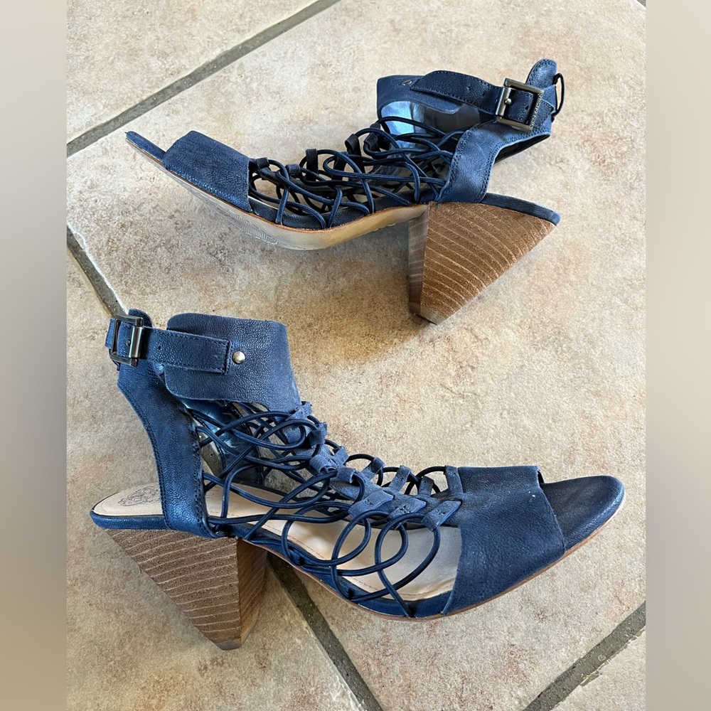 Vince Camuto women’s heels navy blue size 9 1/2  VC Evel